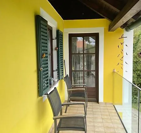 Malerisches Weingartenhaeuschen In Kitzeck キツェック・イム・ザウザル