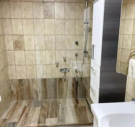 Malerisches Weingartenhaeuschen In Kitzeck