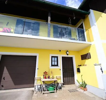 Apartment Malerisches Weingartenhaeuschen In Kitzeck