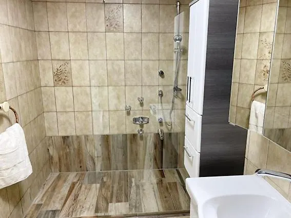 Malerisches Weingartenhaeuschen In Kitzeck